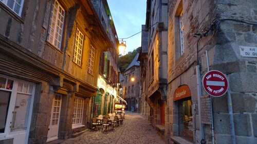 Pretty town house Dinan, Brittany