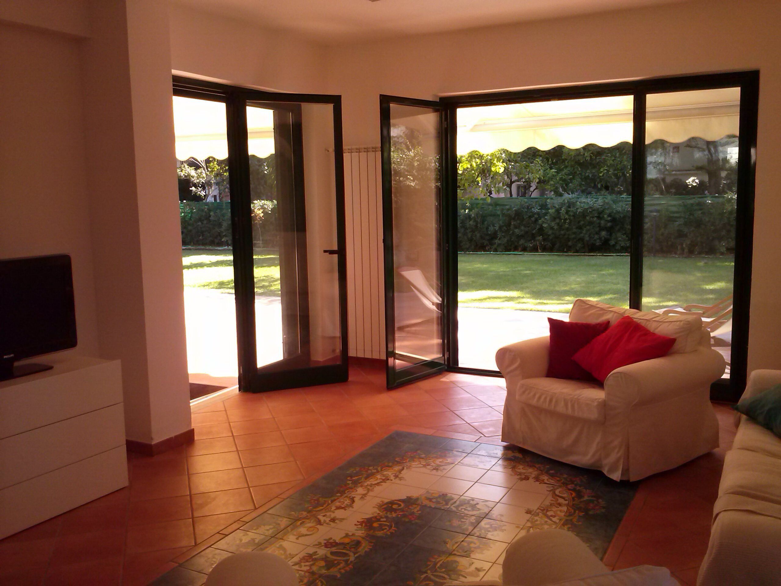 The Lemon Tree Villa, Paestum: Seaside, Huge Garden And Parking Facilities