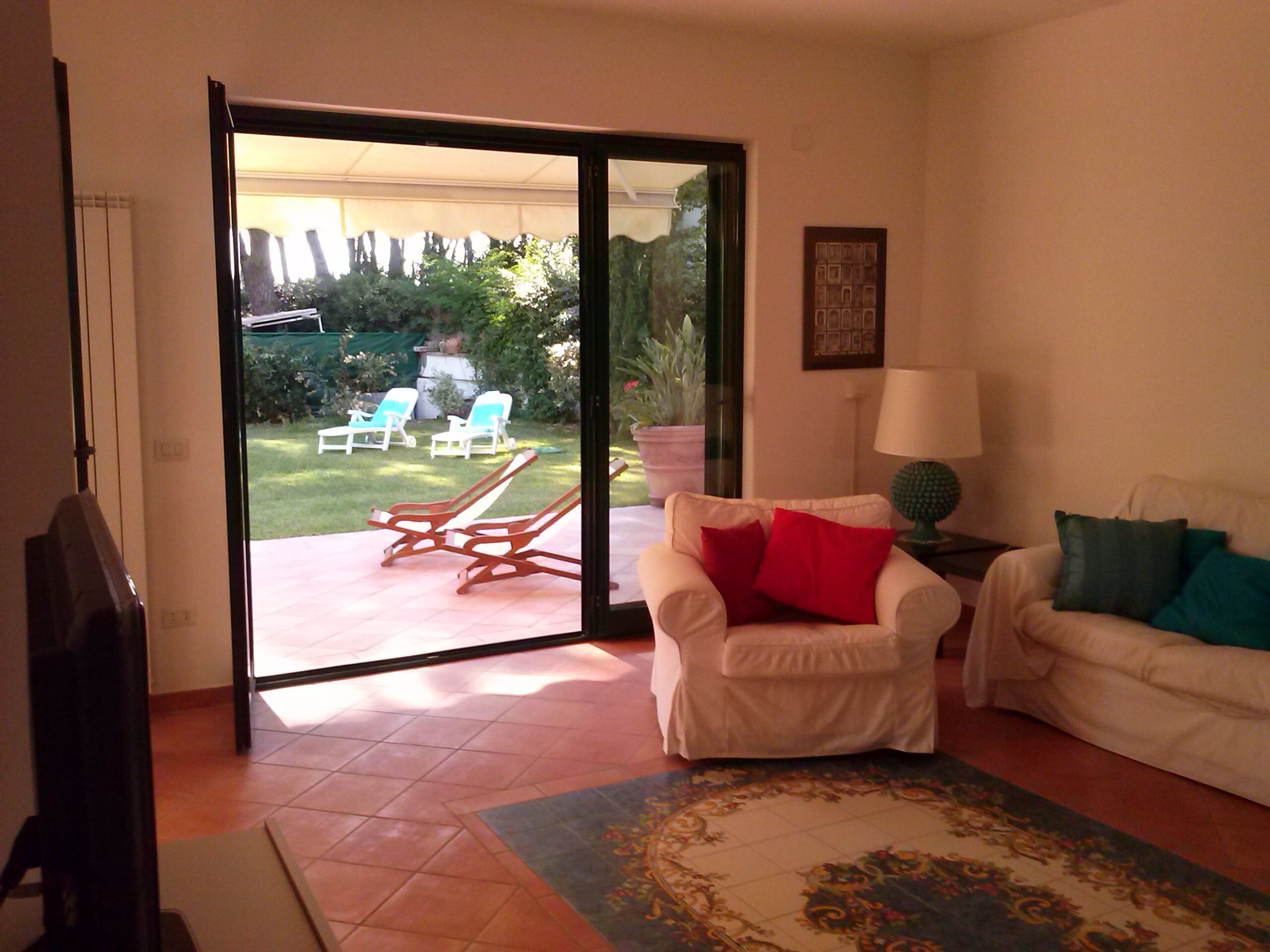 The Lemon Tree Villa, Paestum: Seaside, Huge Garden And Parking Facilities