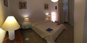 3 soverom, safe på rommet, skrivebord og strykejern/-brett