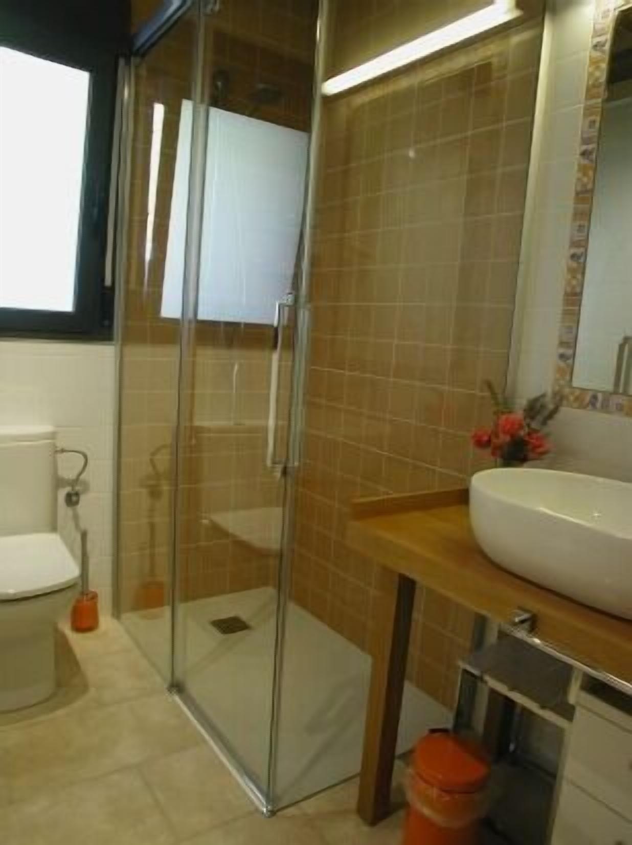 Self catering O Molín de L'Irués y A Ceresera for 4 people