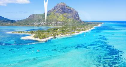 Villa in Le Morne with pool and maid