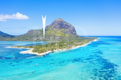 Villa in Le Morne with pool and maid