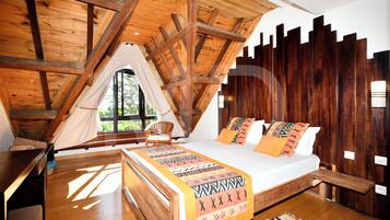 4 chambres, coffres-forts dans les chambres, fer et planche à repasser