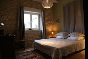 3 bedrooms, iron/ironing board, WiFi, bed sheets - Charming, spacious and comfortable house on exceptional property (Vendeuvre-sur-Barse)