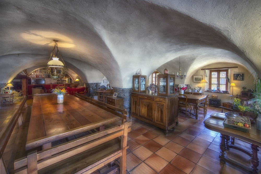 "Le Vivier" farm, Large Gite (10-20 people) Ubaye Valley.