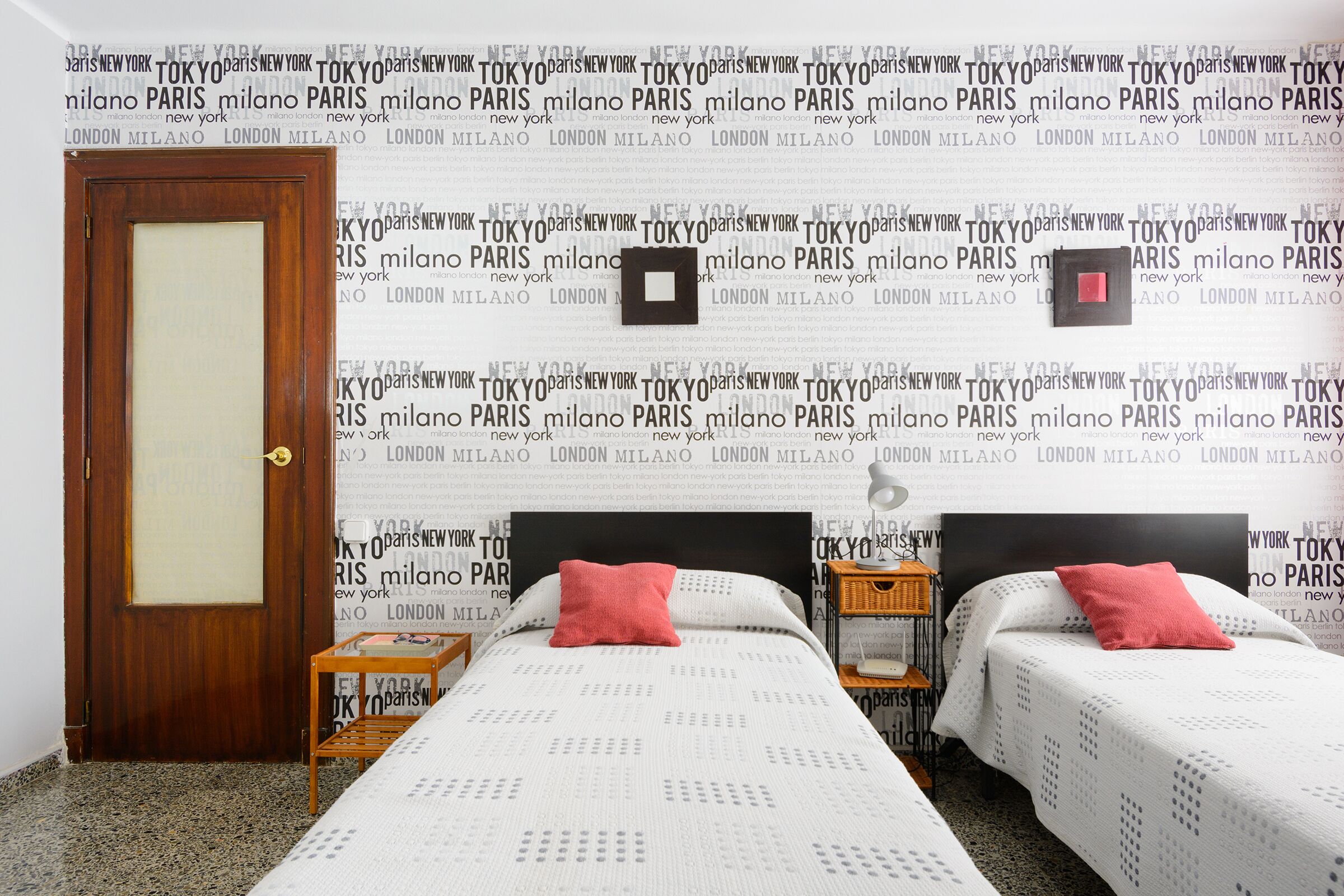 3 Schlafzimmer, Schreibtisch, Bügeleisen/Bügelbrett, kostenloses WLAN