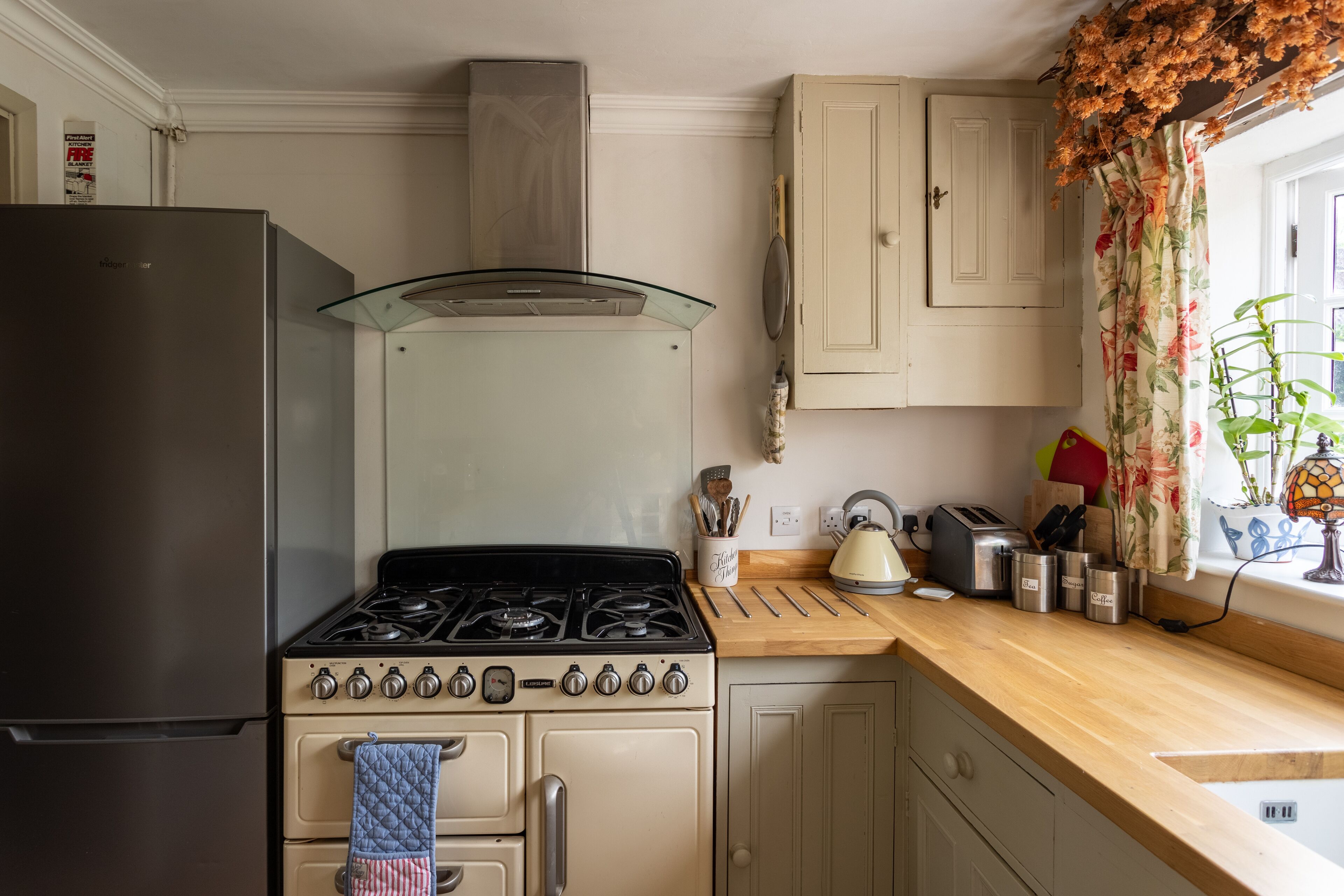 Kitchen - double oven cooker