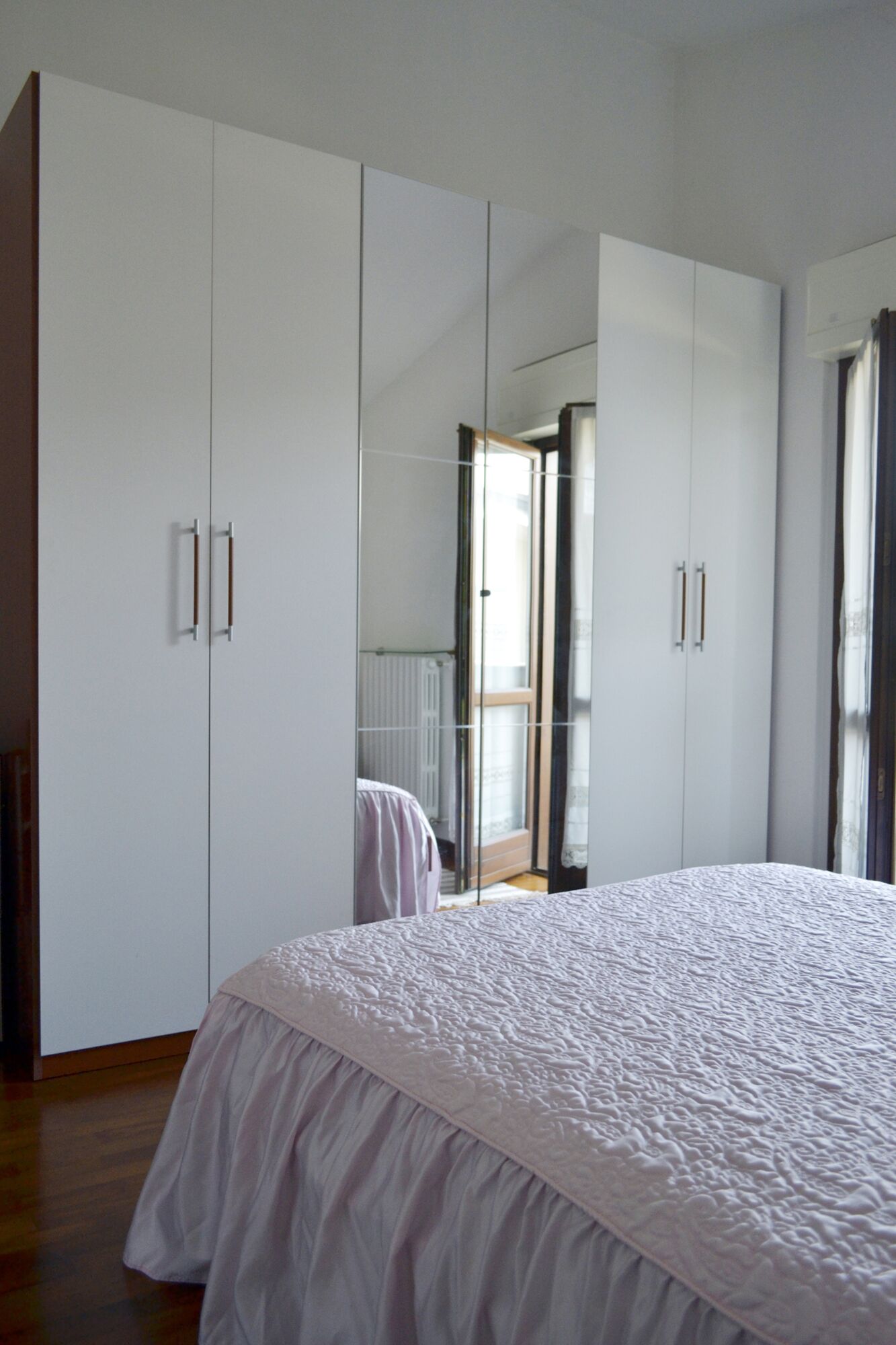 near EXPO Fiera area / Railway Station - S 6 pass through Milan in the center in 35 m