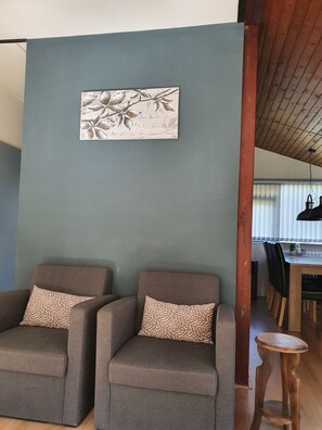 Smart TV, DVD player, stereo