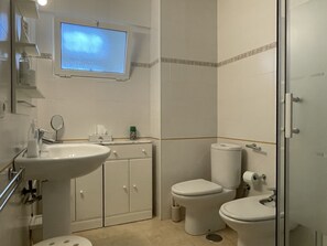 Shower, hair dryer, bidet, towels - Beautiful sea view from all rooms, communal swimming pool / tennis (El Campello)