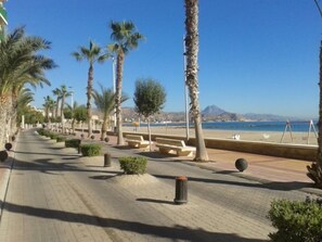 In Strandnähe, Liegestühle