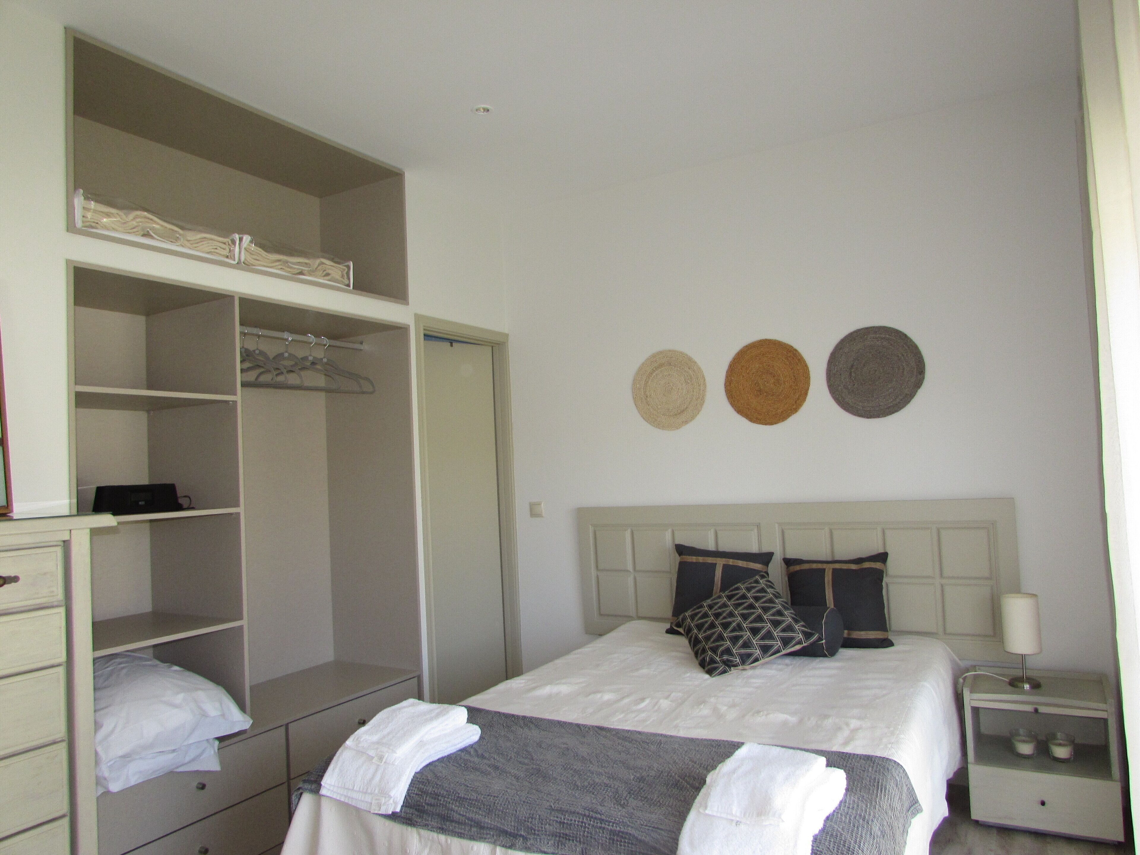 4 bedrooms, iron/ironing board, travel cot, free WiFi