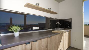 Kühlschrank, Mikrowelle, Ofen, Geschirrspüler