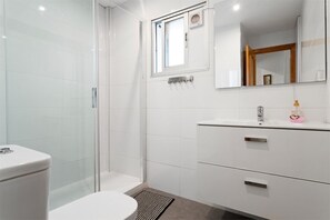 Shower, towels