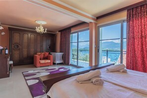 5 bedrooms, iron/ironing board, internet, bed sheets