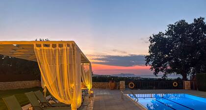 Sea views, full privacy, 6.5km to sandy beach, playground!