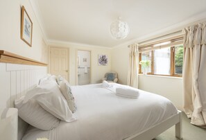 3 slaapkamers, een strijkplank/strijkijzer, wifi, beddengoed