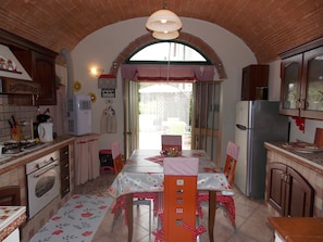 Fridge, microwave, oven, stovetop - THE TUSCAN RUSTIC NEST (Ponsacco)
