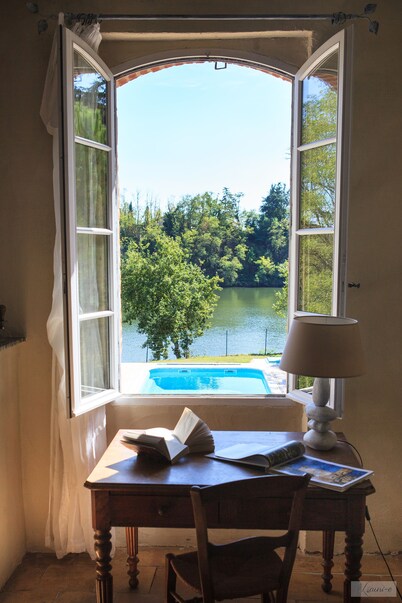 Beautiful Cottage ****  on the bank of the river Tarn - 6/7 people. Pool .