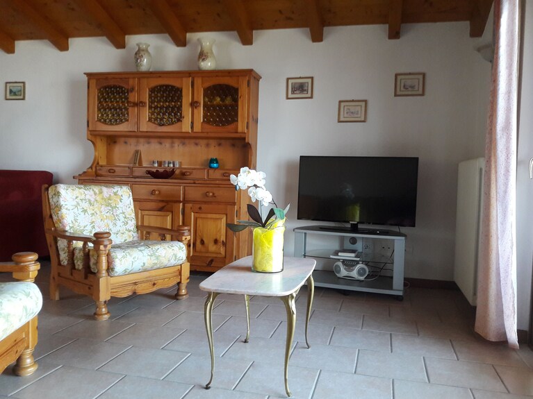 Casa Con Vista Al Lago, 3 Habitaciones, 2 Baños, Jardín, Terraza, Balcones - Menaggio