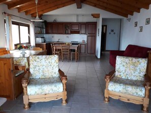 Interior - New big house, terrace overlooking Lake Como, 120 m2, 3 bedrooms, 2 bathrooms (Cremia)