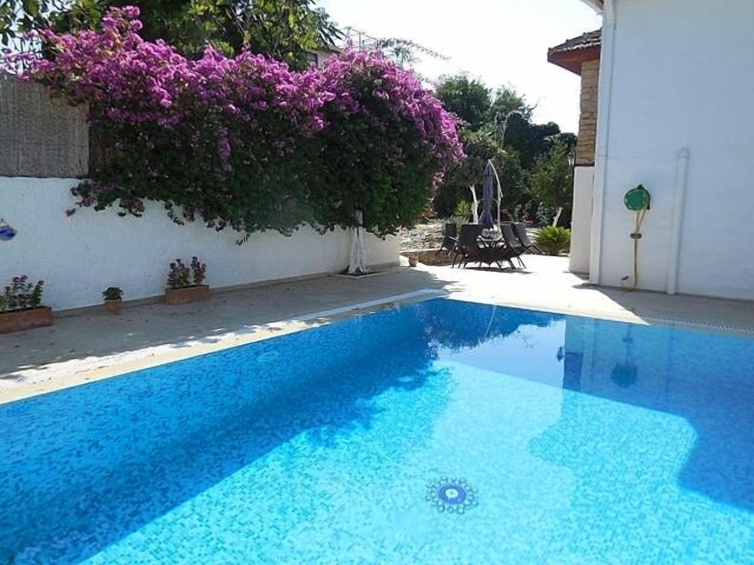 Detached Stone Villa Private walled Garden & Pool