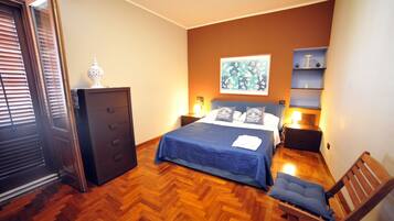 2 Schlafzimmer, Bügeleisen/Bügelbrett, WLAN, Bettwäsche