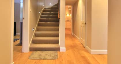 A house that sleeps 6 guests in 3 bedrooms