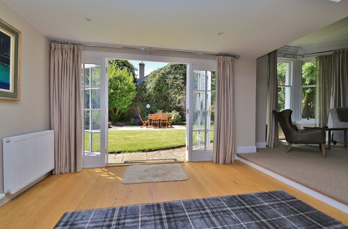 Stunning, luxury three bedroomed cottage hidden in the heart of St Andrews