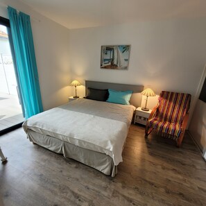 3 chambres, fer et planche à repasser, lit parapluie, Wi-Fi gratuit