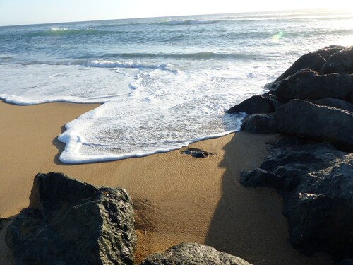 HAUS MIT BEHEIZTEM POOL 5 M VOM MEER, VILLA UND VOM SEE ENTFERNT 