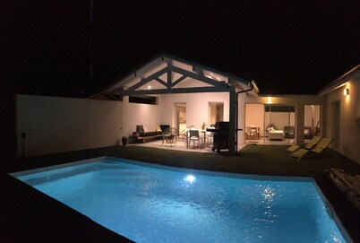 HOUSE WITH HEATED POOL 5 M FROM THE OCEAN, THE VILLAGE AND THE MARINE LAKE
