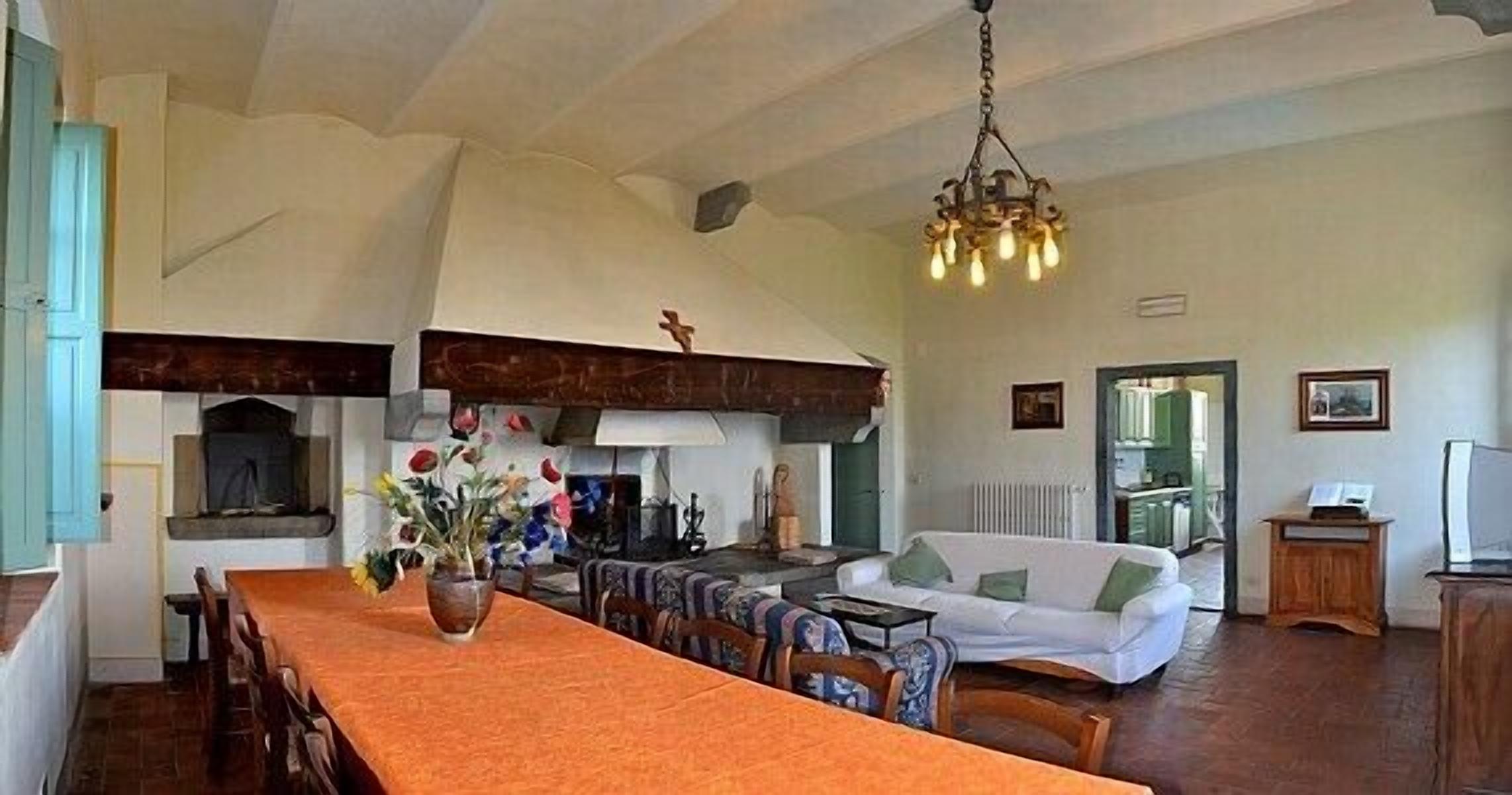 Villa Mariolina Grande: Una Antigua Granja Característica Y Acogedora En Dos Plantas Situada En Una Posición Aislada En Las Laderas De Una Colina Cubierta De Olivos. - Tuscany