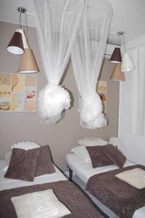 3 chambres, fer et planche à repasser, Wi-Fi, draps fournis