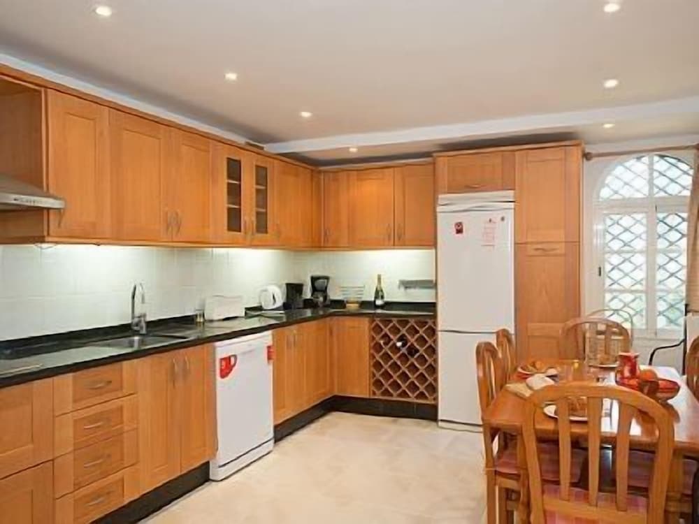 Villa De 3 Chambres Dans Une Position Fabuleuse .. - Marbella