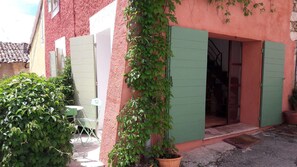 Exterior detail - Charming house :le Garage 50m2 (Aiguines)