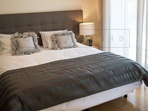 4 bedrooms, iron/ironing board, free WiFi, bed sheets - Casa Vinho, luxurious 4 bedroom townhouse, at Palmyra, Vila Sol (Vilamoura)