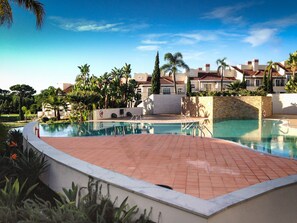 Outdoor pool - Casa Vinho, luxurious 4 bedroom townhouse, at Palmyra, Vila Sol (Vilamoura)
