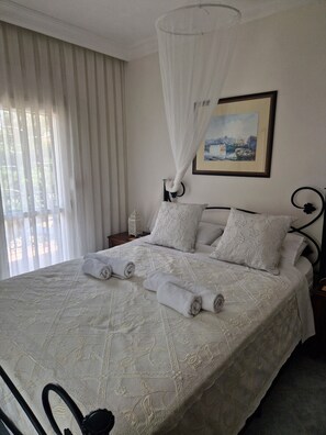 3 bedrooms, iron/ironing board, free WiFi, bed sheets - Beautiful Villa In Ovacik With Private Pool And Mountain Views (Olu Deniz)
