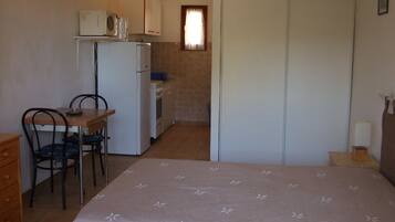 1 bedroom, iron/ironing board, free WiFi, wheelchair access