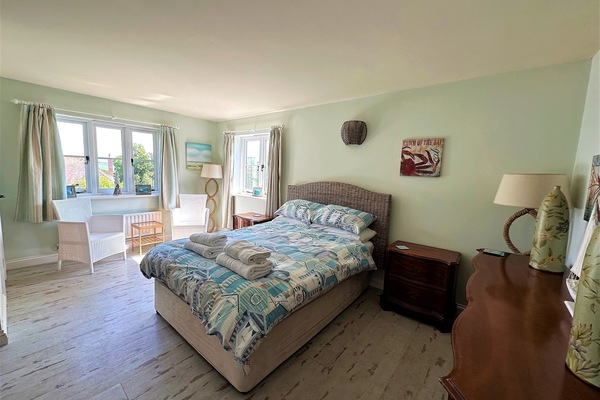 5 Schlafzimmer, Bügeleisen/Bügelbrett, kostenloses WLAN, Bettwäsche