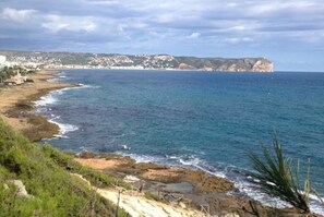 Plage, chaises longues