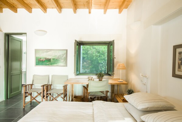 2 bedrooms, iron/ironing board, travel cot, free WiFi - Oleander Country House (Egeo)