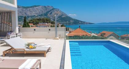 Luxurious VILLA LAPIS - heated pool, sauna, gym and spa, 120m to sandy beach