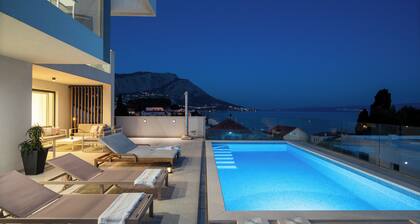 Luxurious VILLA LAPIS - heated pool, sauna, gym and spa, 120m to sandy beach