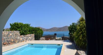 Beautiful Modern Cretan Villa overlooking the Mirabello Bay