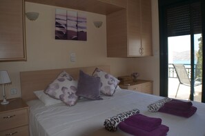 2 bedrooms, in-room safe, iron/ironing board, travel cot