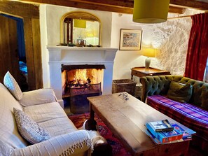 Smart TV, fireplace, DVD player, ping pong - Higher Boden Barn Conversion In An Idyllic Rural Setting (Helston)