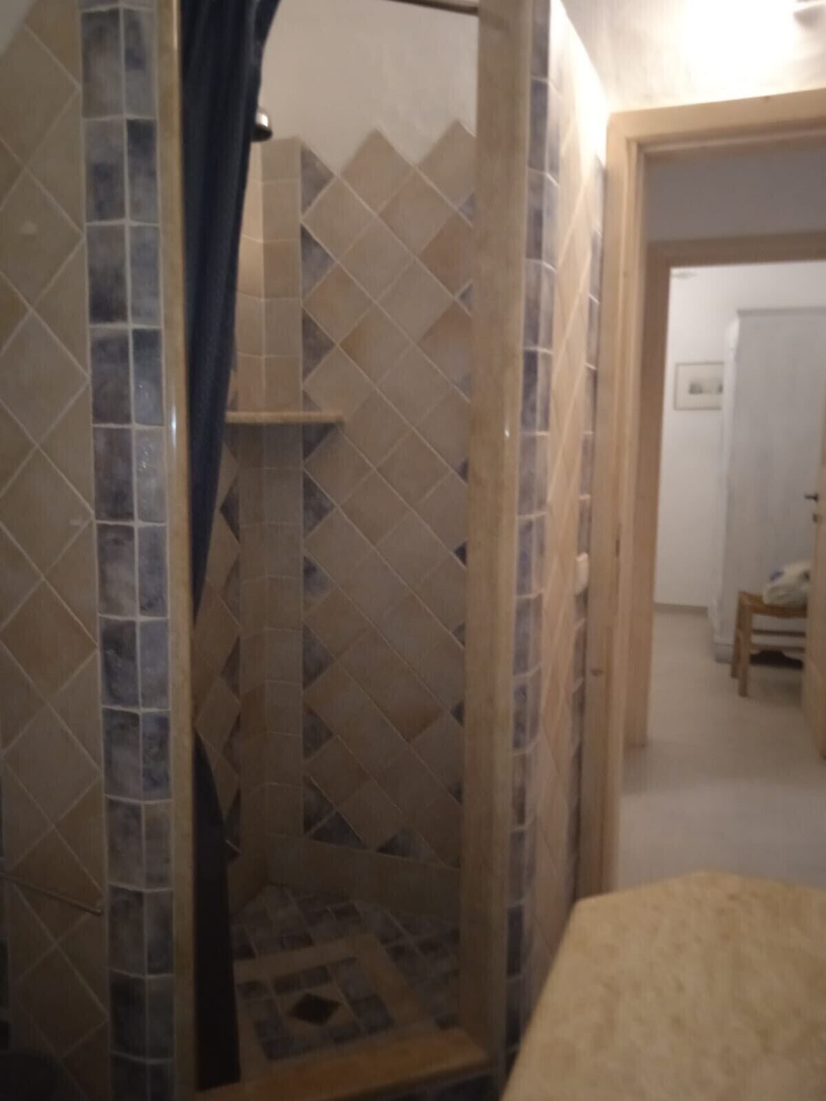 Doccia, asciugacapelli, bidet, asciugamani